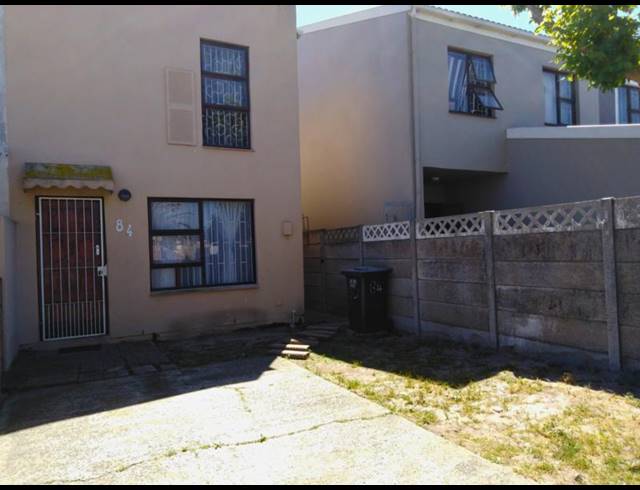 3 BEDROOM DUPLEX FOR SALE IN SUMMER GREENS